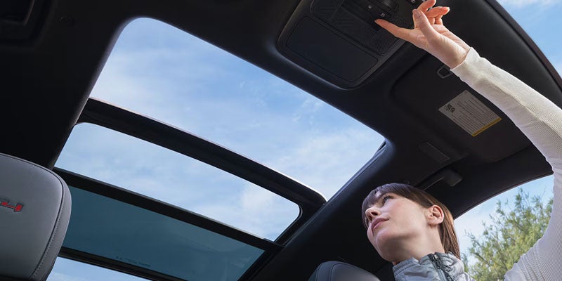 GMC Acadia panoramic sunroof